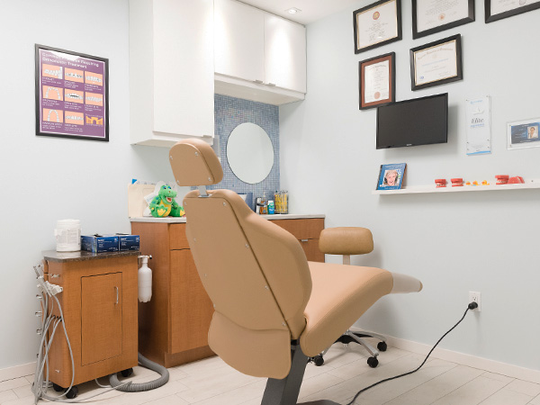 Manhattan Bridge Orthodontics Consult room